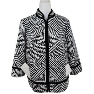 Chico's ~Woman Size 2(M)~ Black & White Print Zebra Jacket Unlined.